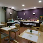 Hotel apartamentowy Pyr