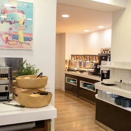 普里丰希罗拉公寓酒店