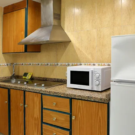 Pyr Aparthotel