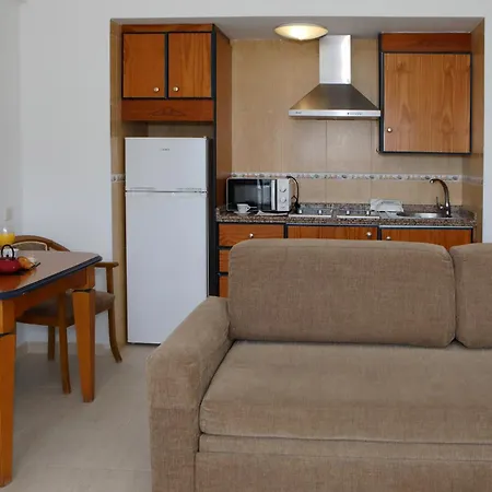 普里丰希罗拉公寓酒店 3*