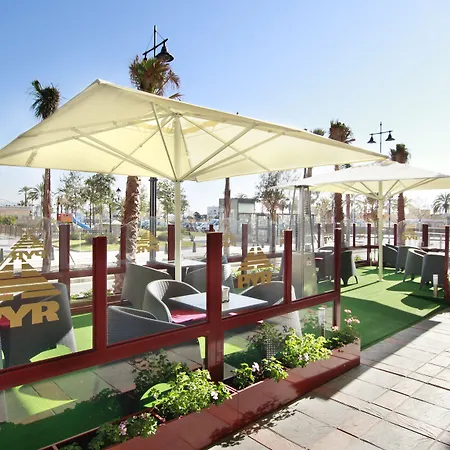 普里丰希罗拉公寓酒店 3*