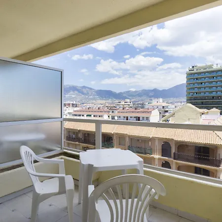 Pyr Aparthotel 3*