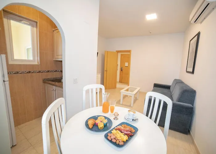 普里丰希罗拉公寓酒店