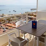 Pyr Aparthotel