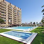 Pyr Aparthotel 3*