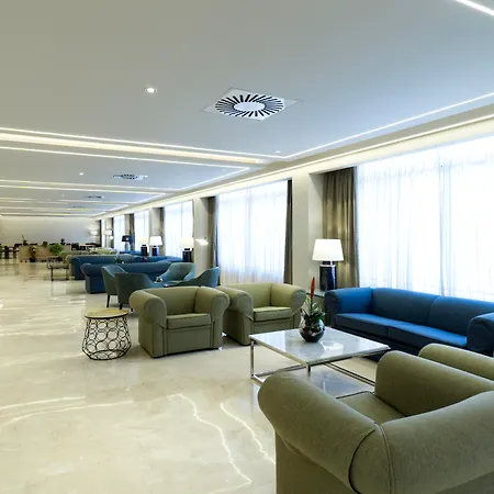 Pyr 3* פואנגירולה